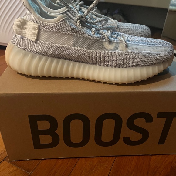 Yeezy boost 350 V2 - Picture 2 of 6